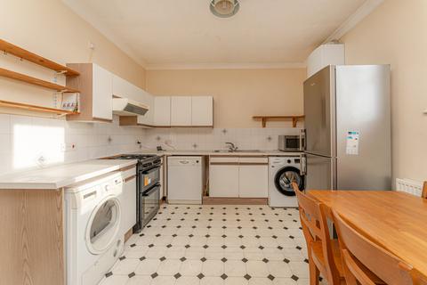 1 bedroom flat for sale, 4 Railway Approach, London N4