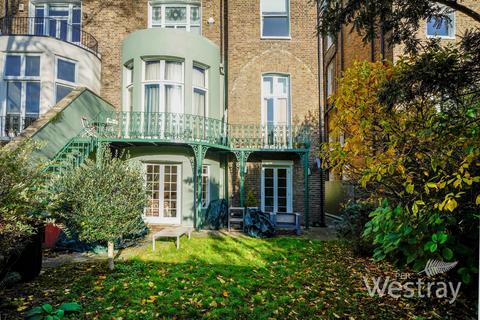 2 bedroom flat for sale, Belsize Park Gardens, London NW3