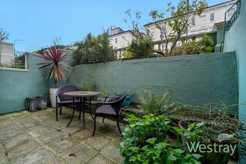 2 bedroom flat for sale, Belsize Park Gardens, London NW3