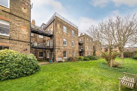 2 bedroom flat for sale, Cranworth Gardens, London SW9