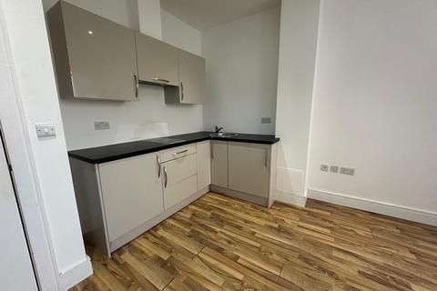 Studio to rent, 276b Saint James'S Road, London, SE1