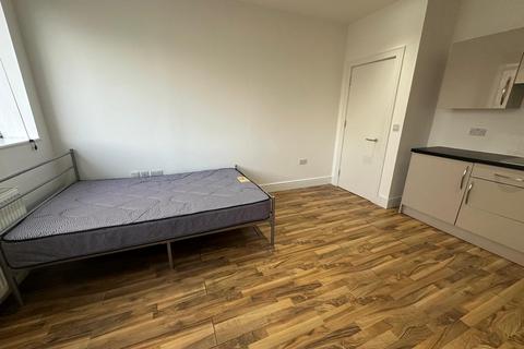 Studio to rent, 276b Saint James'S Road, London, SE1