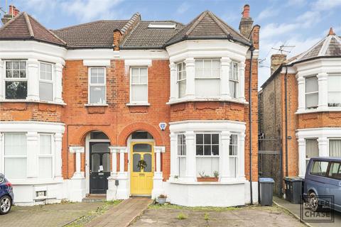 2 bedroom flat for sale, Hoppers Road, London N21