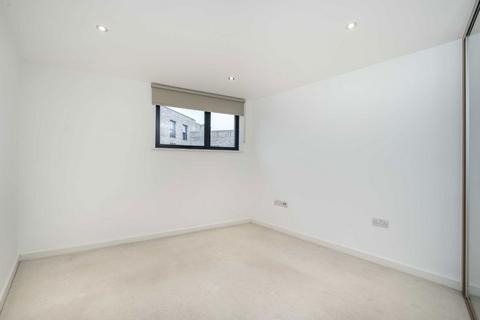 2 bedroom flat to rent, Ladywell Road, London SE13