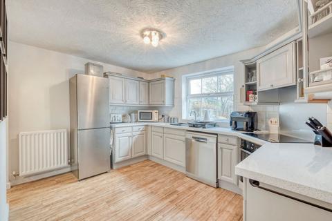 17 Harbours Close, Bromsgrove, B61 7HL