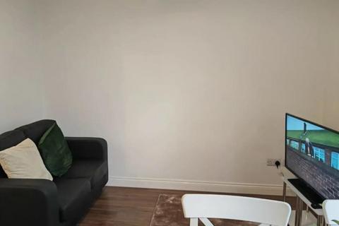 2 bedroom serviced apartment to rent, Princess Road West, Leicester LE1