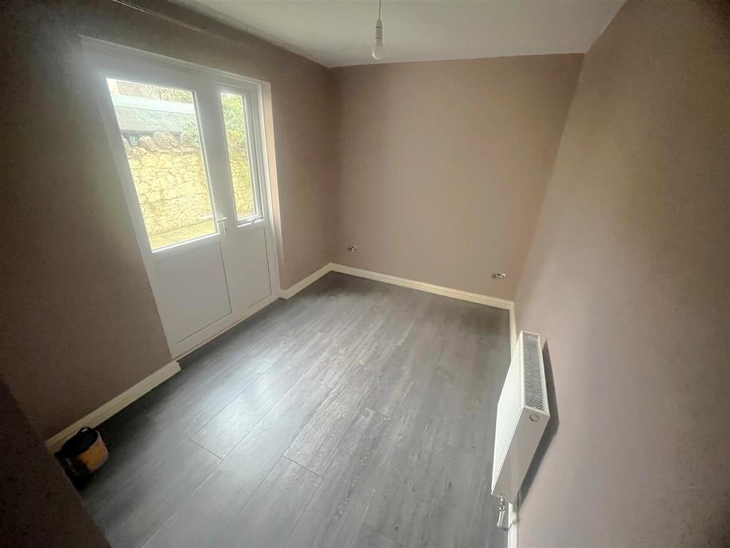Bedroom1.jpg