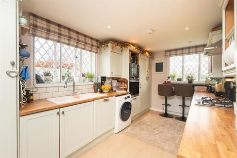 3 bedroom cottage for sale, Tanyard Hill, Shorne, Kent