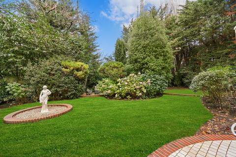 8 bedroom detached house for sale, Byron Drive, London, N2