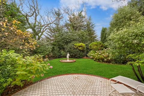 8 bedroom detached house for sale, London N2