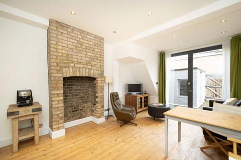 2 bedroom flat for sale, Valetta Road, London W3