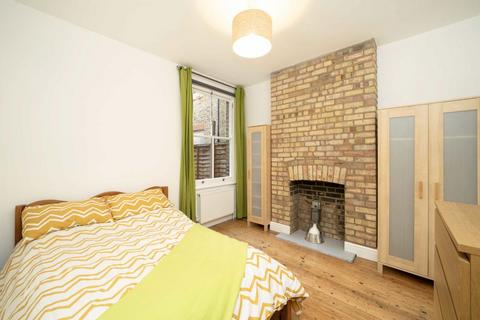 2 bedroom flat for sale, Valetta Road, London W3