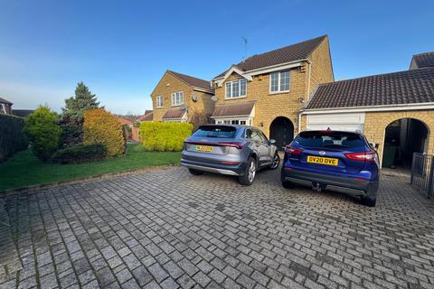 4 bedroom detached house to rent, Oakdene Drive,  Leeds, LS17