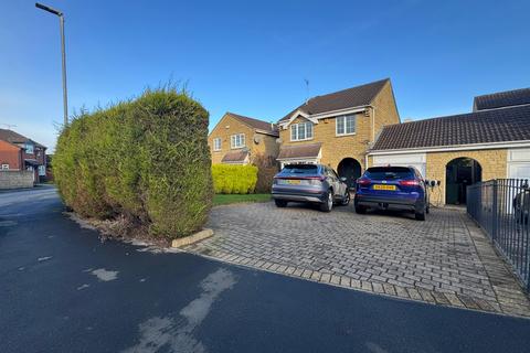 4 bedroom detached house to rent, Oakdene Drive,  Leeds, LS17