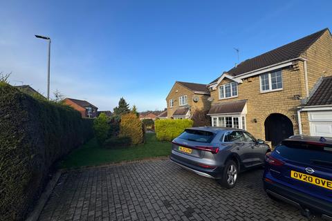 4 bedroom detached house to rent, Oakdene Drive,  Leeds, LS17