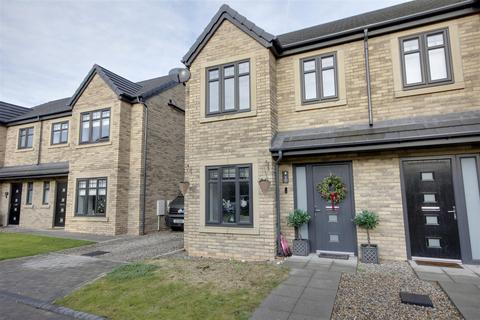 3 bedroom end of terrace house for sale, Coulson Croft, Gilberdyke