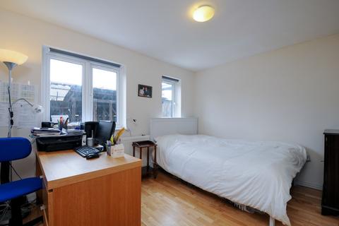 2 bedroom house to rent, Argyle Place Hammersmith W6