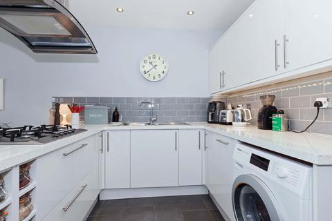 2 bedroom flat for sale, Marine Avenue, Hove BN3