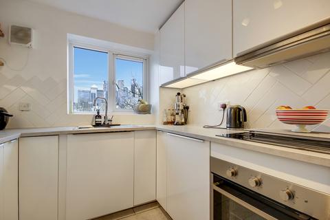 2 bedroom flat for sale, Ringwood Gardens, Isle of Dogs E14