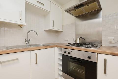 2f3, 16 Eyre Place, Edinburgh, EH3 5EP