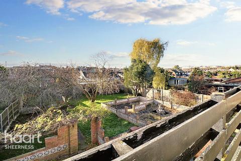 4 bedroom detached house for sale, Minster Road, Minster