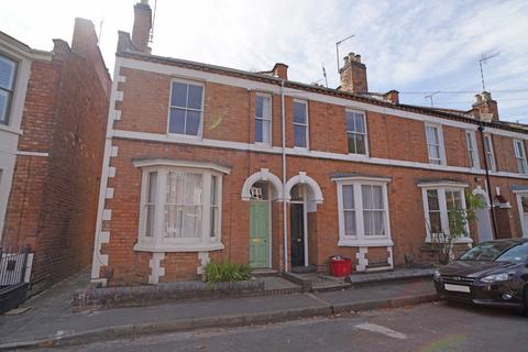 2 bedroom end of terrace house to rent, New Street, Leamington Spa, CV31