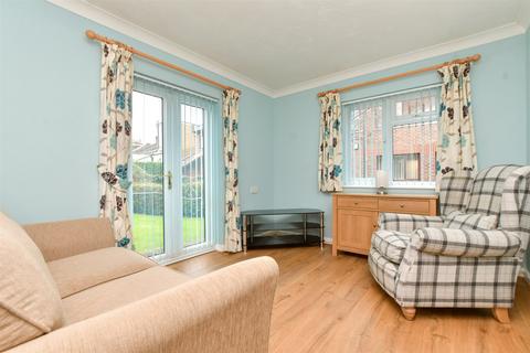 1 bedroom ground floor flat for sale, Station Road, Sutton, Surrey