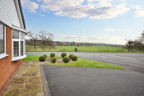 2 bedroom detached bungalow for sale, Runnymede, Stone