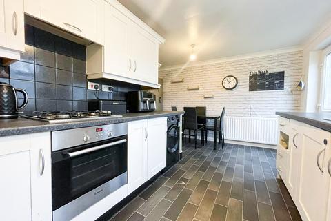 2 bedroom semi-detached house for sale, Manor Road, Brinnington