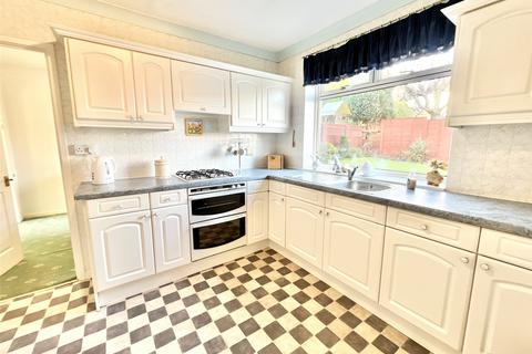 3 bedroom detached house for sale, Hillcrest Drive, Dunston, Gateshead, Tyne and Wear, NE11