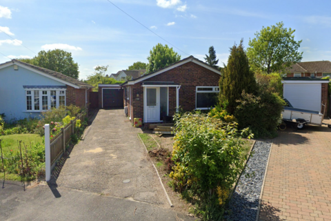 3 bedroom detached bungalow to rent, Wren Close, Norwich NR4