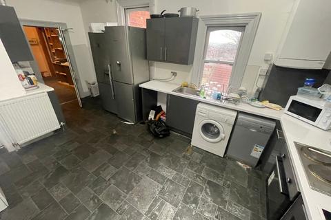 3 bedroom terraced house to rent, St. Johns Avenue, Leeds, West Yorkshire, LS6