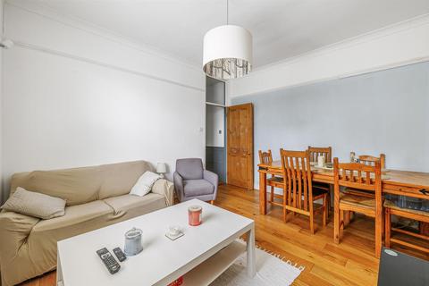 121 Darwin Road, London, W5 4BB