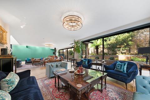 5 bedroom detached house for sale, Hillside Close, St. John's Wood, NW8