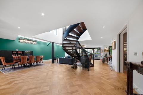 5 bedroom detached house for sale, Hillside Close, St. John's Wood, NW8