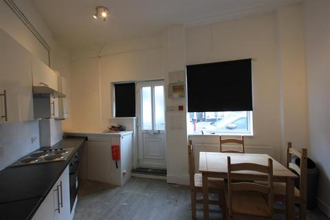 4 bedroom end of terrace house to rent, Islingword Road, Brighton, East Sussex