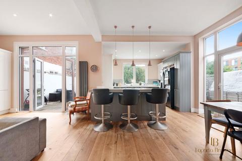 7 bedroom end of terrace house for sale, Olive Road, NW2
