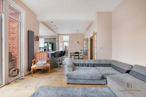 7 bedroom end of terrace house for sale, Olive Road, NW2