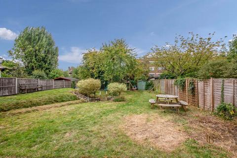 7 bedroom end of terrace house for sale, Olive Road, NW2