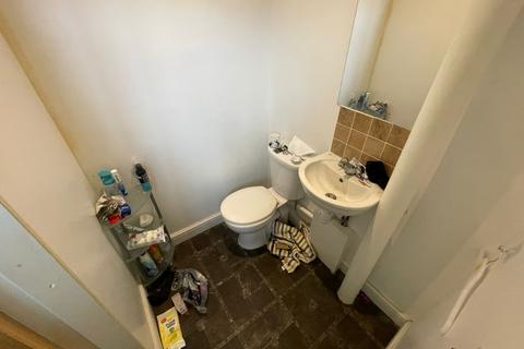 3 bedroom terraced house to rent, St. Johns Avenue, Leeds, West Yorkshire, LS6