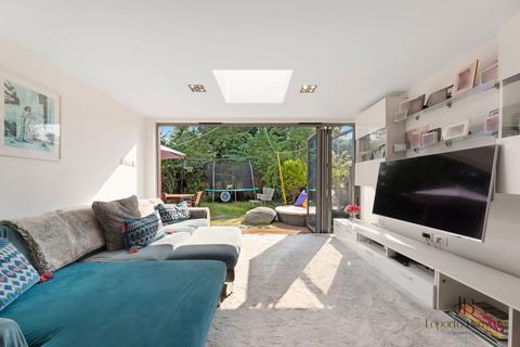 3 bedroom maisonette for sale, Brondesbury Villas, NW6