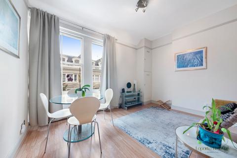 1 bedroom apartment for sale, Clanricarde Gardens, W2