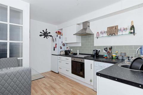 2 bedroom flat for sale, Manor Lea, Boundary Road, Worthing