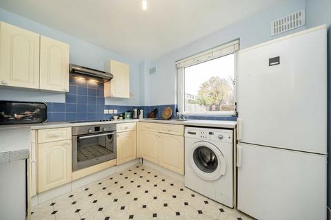 2 bedroom flat for sale, Barry Road, London SE22