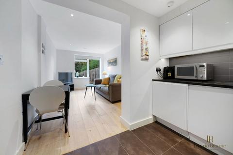 2 bedroom flat to rent, Graham Road, NW4