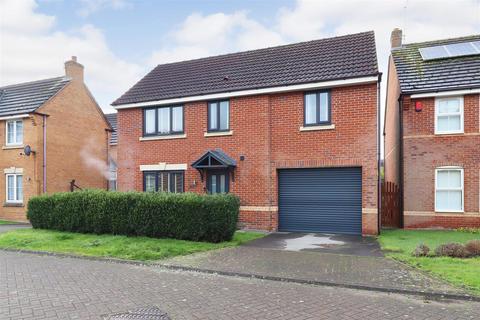 4 bedroom detached house for sale, Hazel Court, Brough