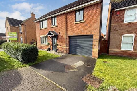 4 bedroom detached house for sale, Hazel Court, Brough