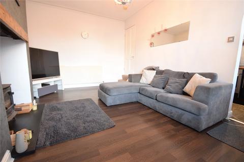 3 bedroom end of terrace house to rent, Hillside View, Stanningley, Pudsey