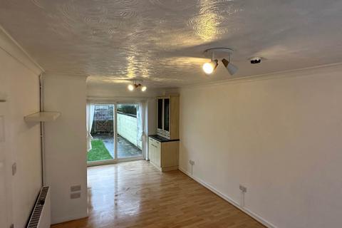 2 bedroom house to rent, Freshland Way, Kingswood, Bristol