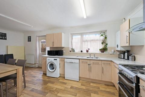 3 bedroom terraced house for sale, Pound Road, Banstead